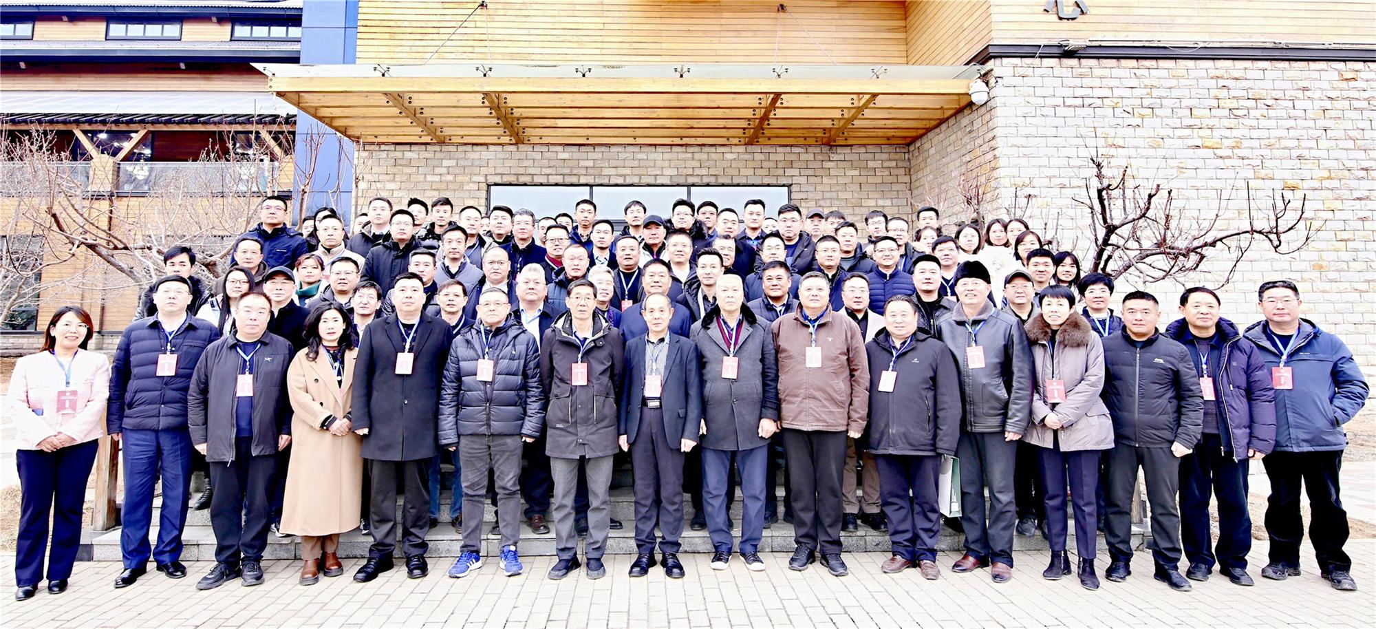 冀裝協(xié)三屆四次理事會(huì)暨常務(wù)理事會(huì)召開(kāi)，常宏榮獲多項(xiàng)獎(jiǎng)項(xiàng)